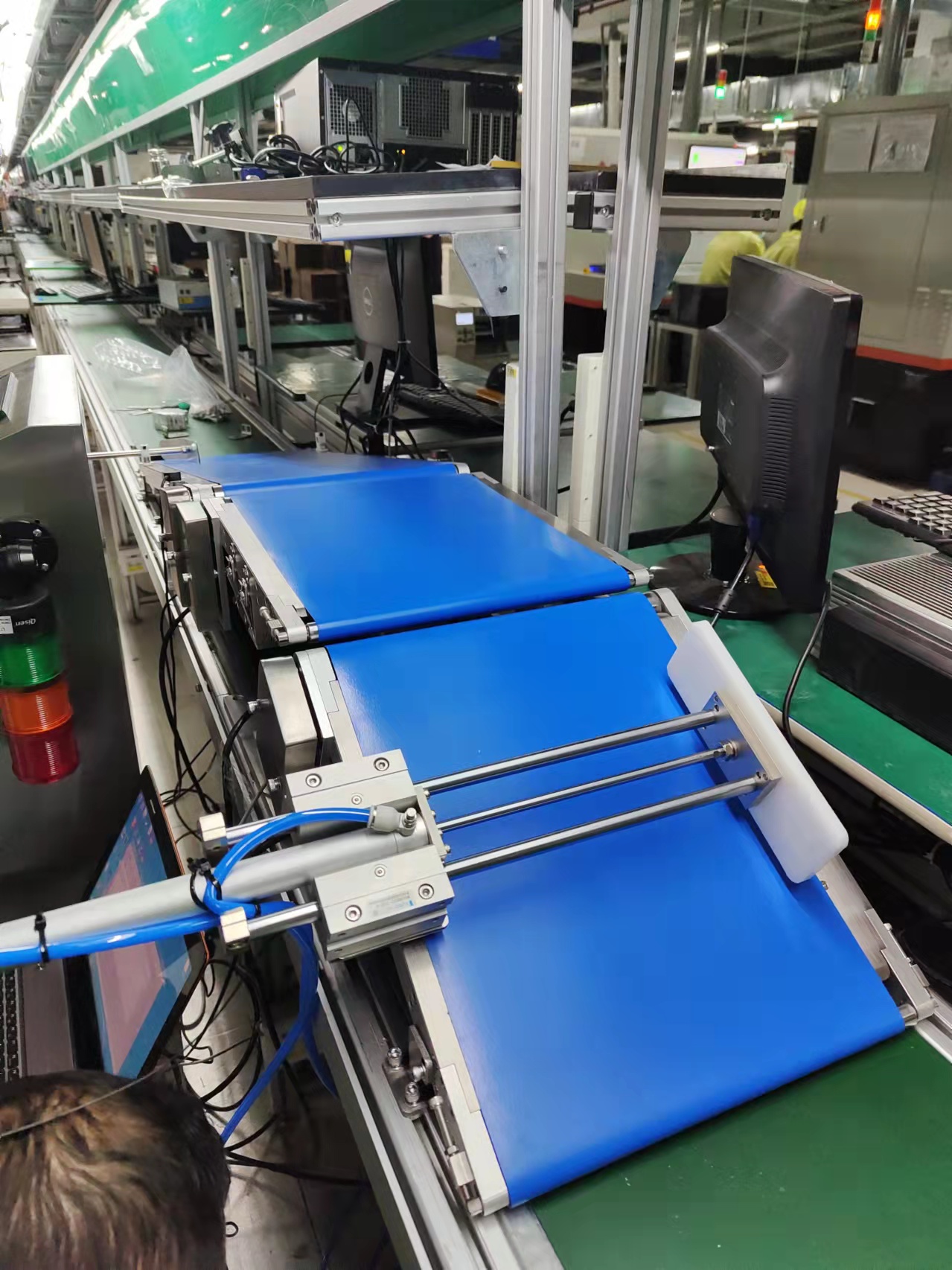 電子設備流水線加裝橋式檢重秤 電子設備流水線加裝橋式檢重秤